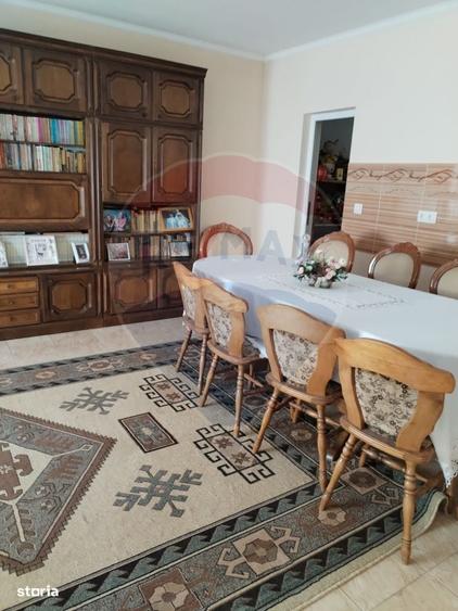 Casă cu 4 camere în Valea Hotarului