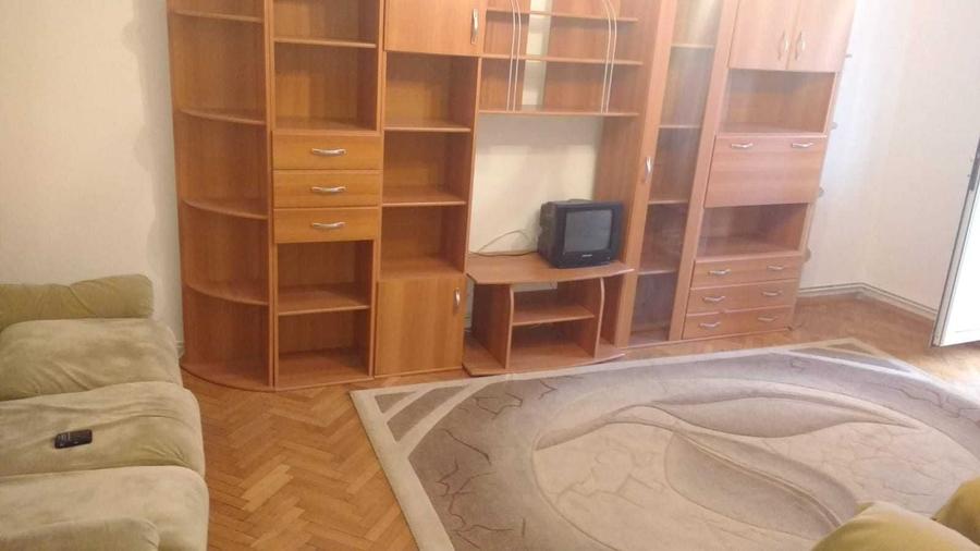 Apartament cu 3 camere decomandat, mobilat în Poștei - Bucov