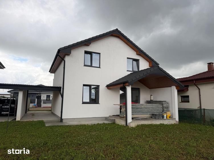 Casă cu 4 camere cu Teren 400 Mp în Bercu Roșu