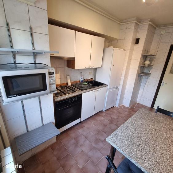 Unirii Bulevard colt cu Nerva Traian, ap. 2 camere pregatit pt mutare - 9