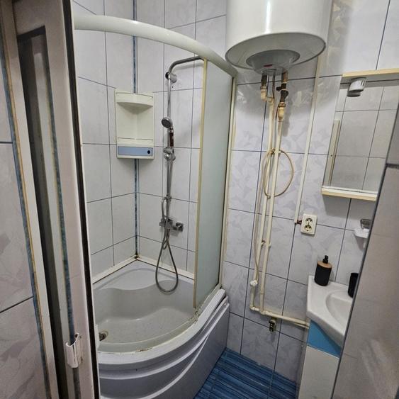 Garsonieră în Sârbi