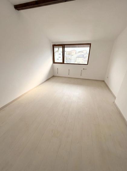 Casă cu 5 camere cu Teren 300 Mp în Chiajna