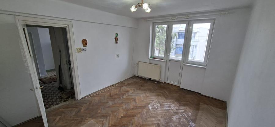 Garsonieră decomandată în Banca Națională