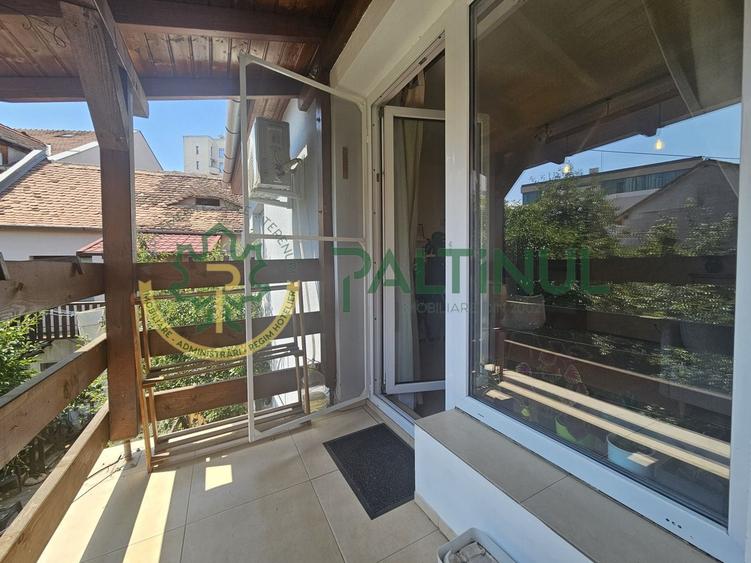 Apartament cu 2 camere decomandat în Central
