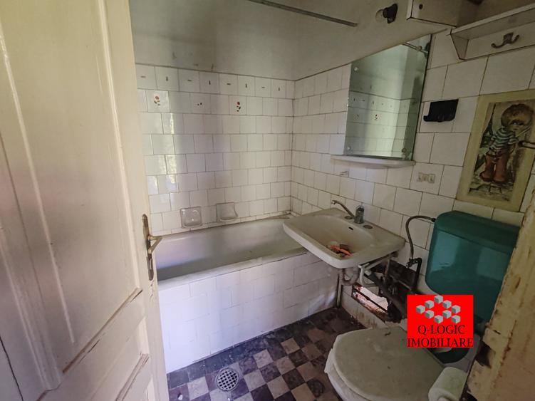 Casă individuală cu 3 camere cu Canalizare în Central
