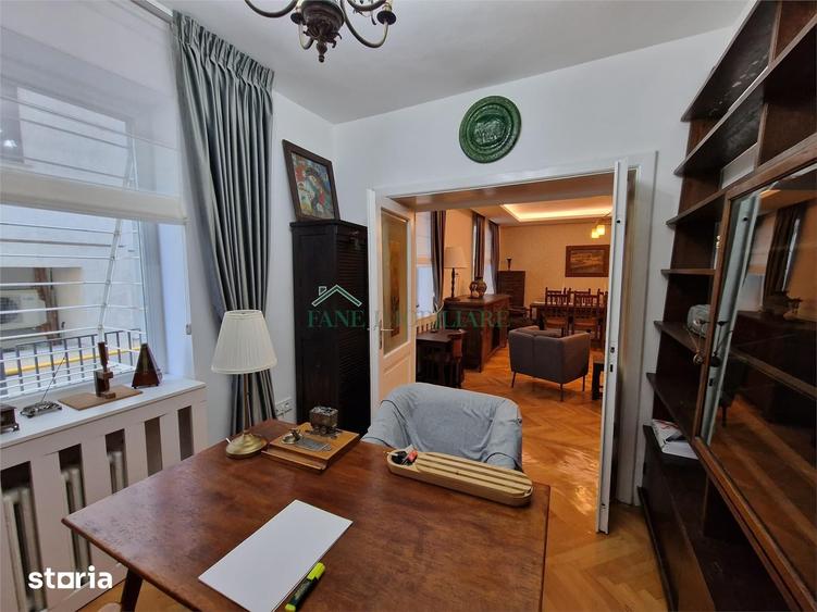 Apartament cu 4 camere în Romană