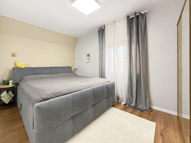 Apartament cu 3 camere semidecomandat, mobilat în Lipovei