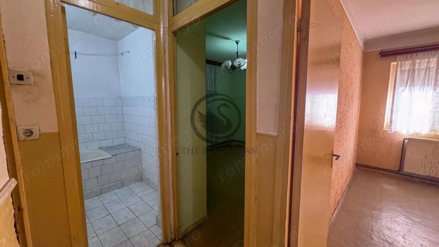 Apartament cu 4 camere decomandat în Central