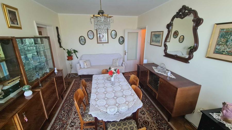 Apartament cu 3 camere decomandat în Ultracentral