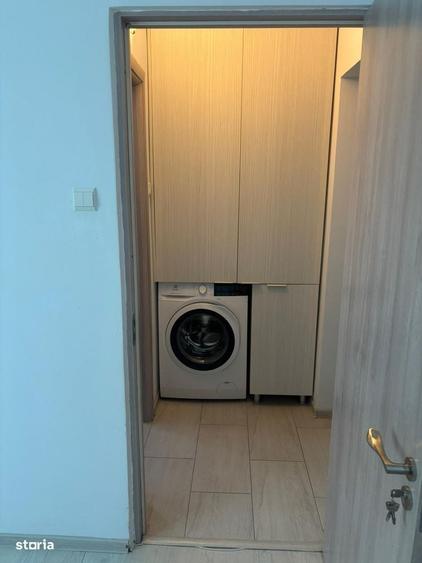 Apartament cu 2 camere semidecomandat în Craiovei