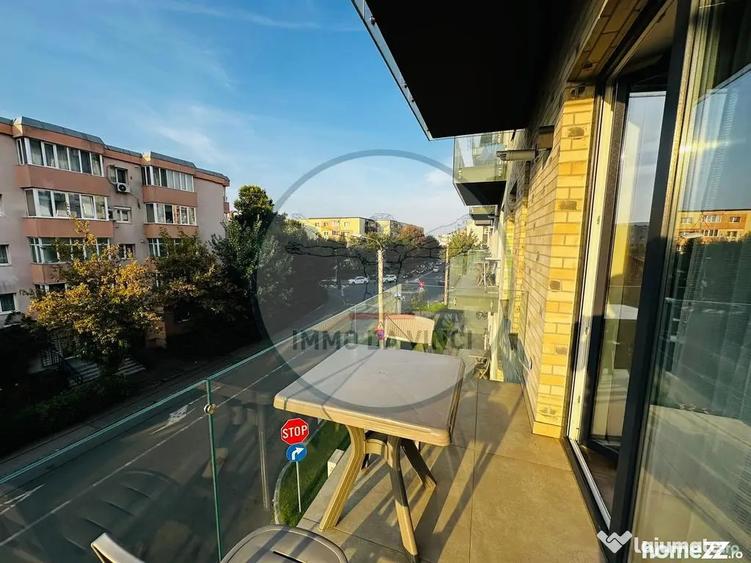 Apartament cu 3 camere semidecomandat în Mărăști