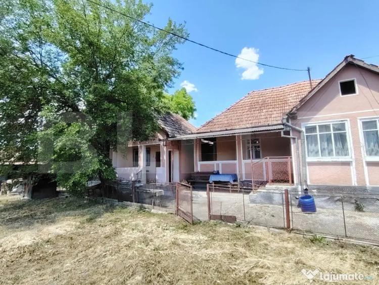 Casă cu 3 camere cu Teren 2240 Mp în Raciu