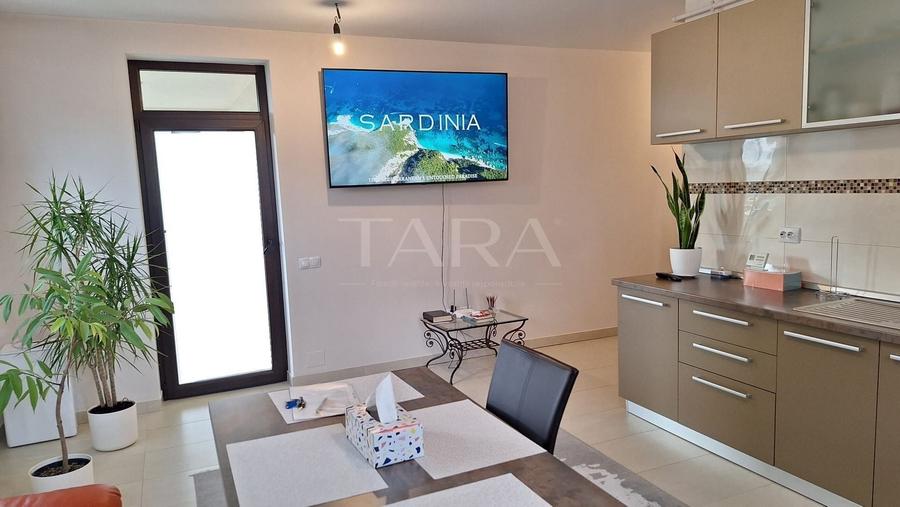 Apartament cu 3 camere semidecomandat, mobilat în Europa