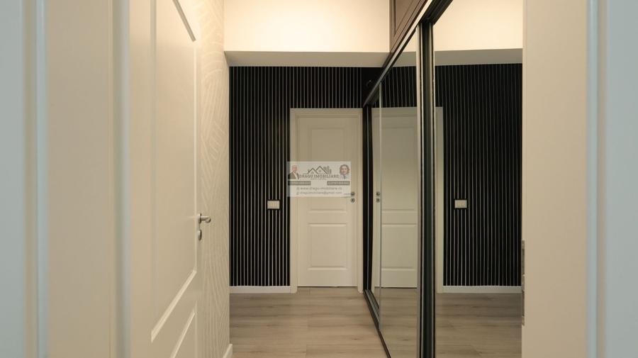 Apartament cu 3 camere decomandat, mobilat în Sud