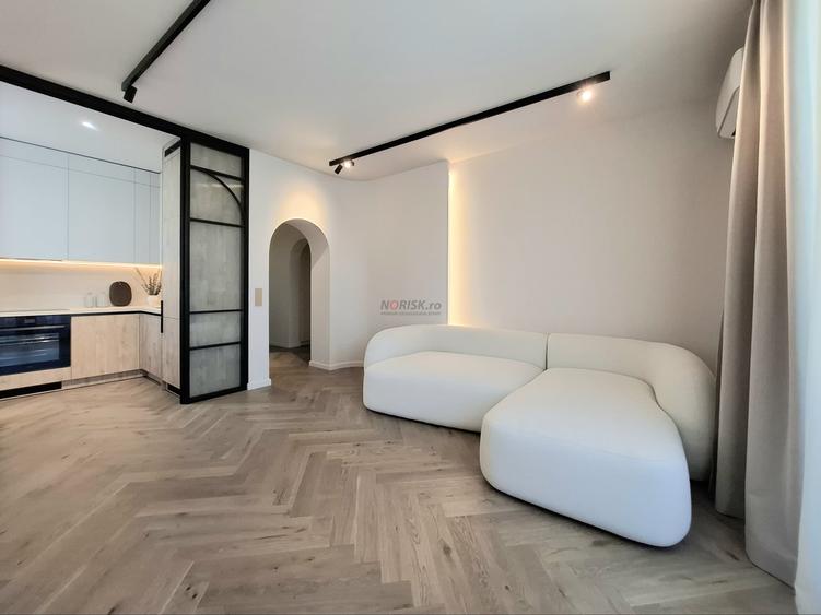 Apartament cu 4 camere decomandat, mobilat în Unirii