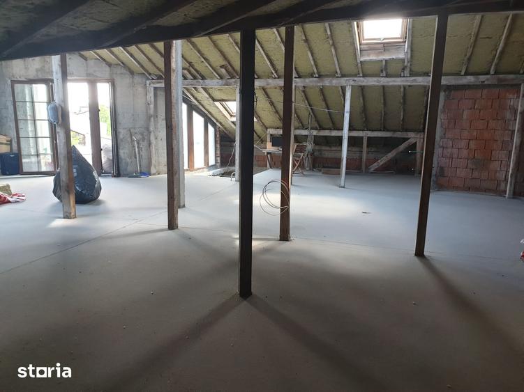 Casă cu 6 camere cu Teren 719 Mp în Ghencea