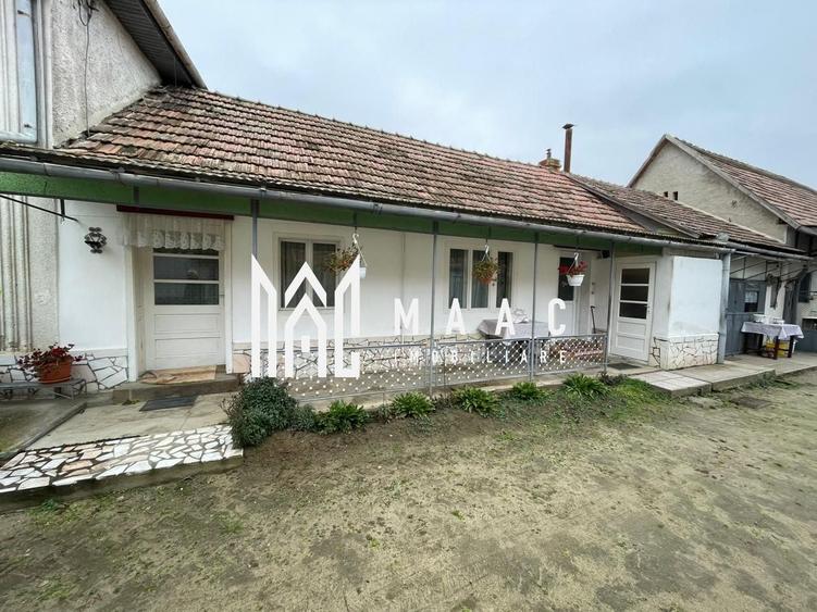 Casă individuală cu 8 camere cu Canalizare în Șeica Mare