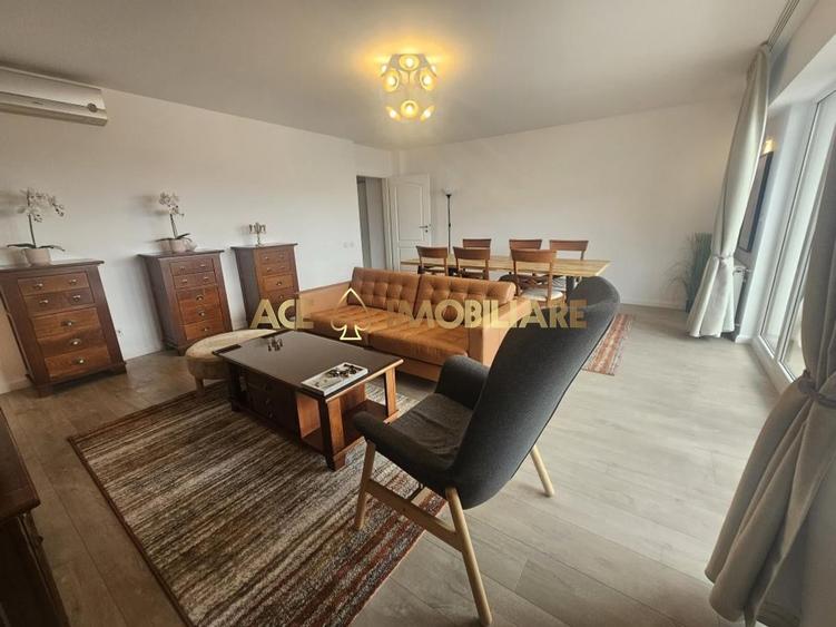 Apartament cu 4 camere decomandat, mobilat în Decebal