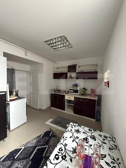 Apartament de vanzare , curte comuna, 2 camere, Zona Semicentral - 5