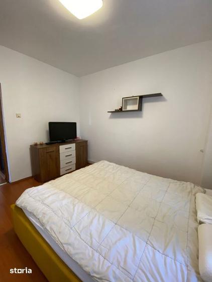 Apartament cu 3 camere, mobilat în Calea București