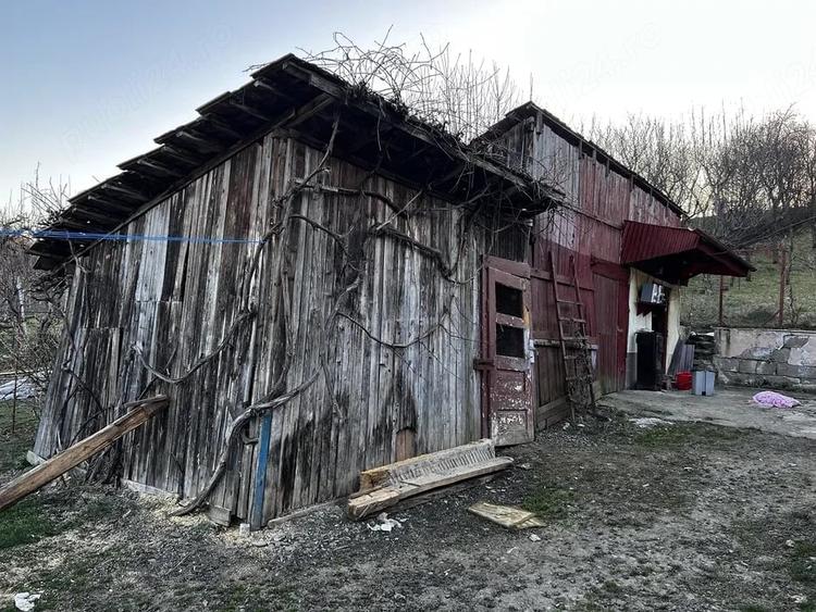 Casă cu 2 camere cu Teren 1250 Mp în Suseni