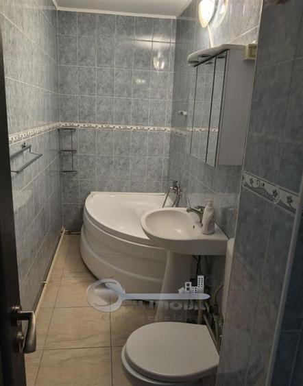 Apartament cu 2 camere decomandat în Palat
