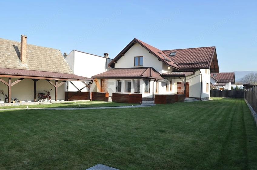 Casă cu 5 camere cu Teren 800 Mp în Cristian