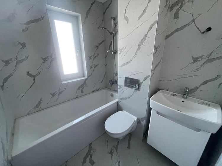 Duplex cu 4 camere cu Canalizare în Central