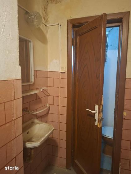 Radu Beller | 2 camere de renovat | Centrala | 70mp | Pivnita | - 2