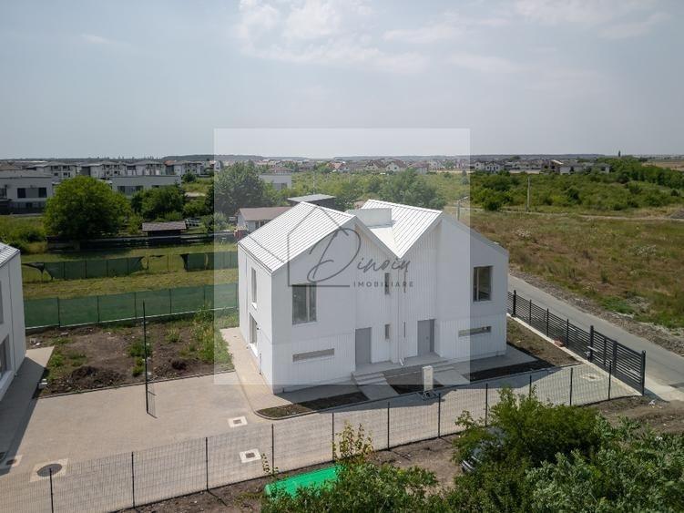 Duplex cu 4 camere cu Canalizare în Central