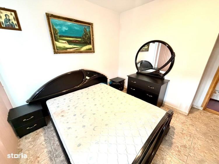 Apartament cu 3 camere decomandat în Republicii