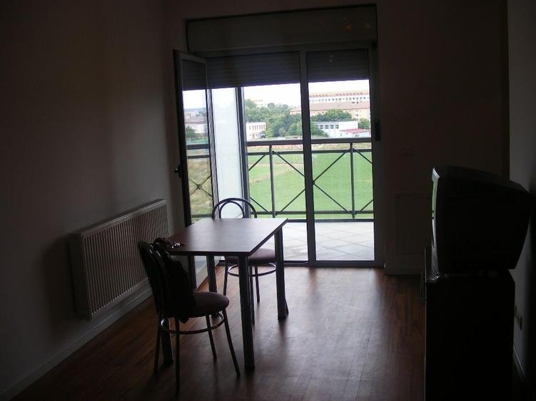 Apartament cu 2 camere decomandat în Torontalului