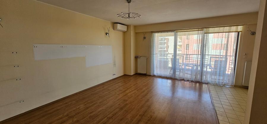 Apartament cu 3 camere decomandat, mobilat în Barbu Văcărescu