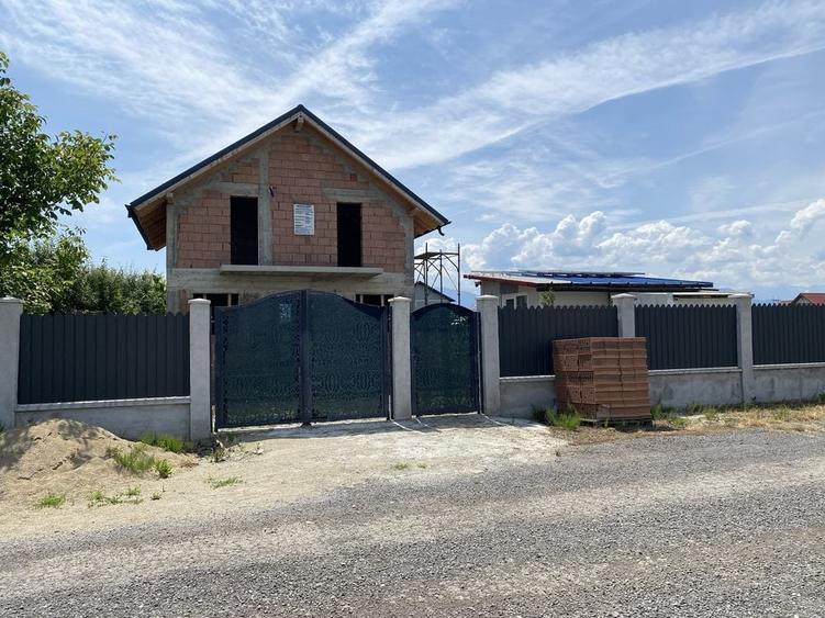 Casa la rosu de vanzare Sanpetru, Brasov | Teren 450 mp | Aproximativ 100 mp | 130.000 - 1