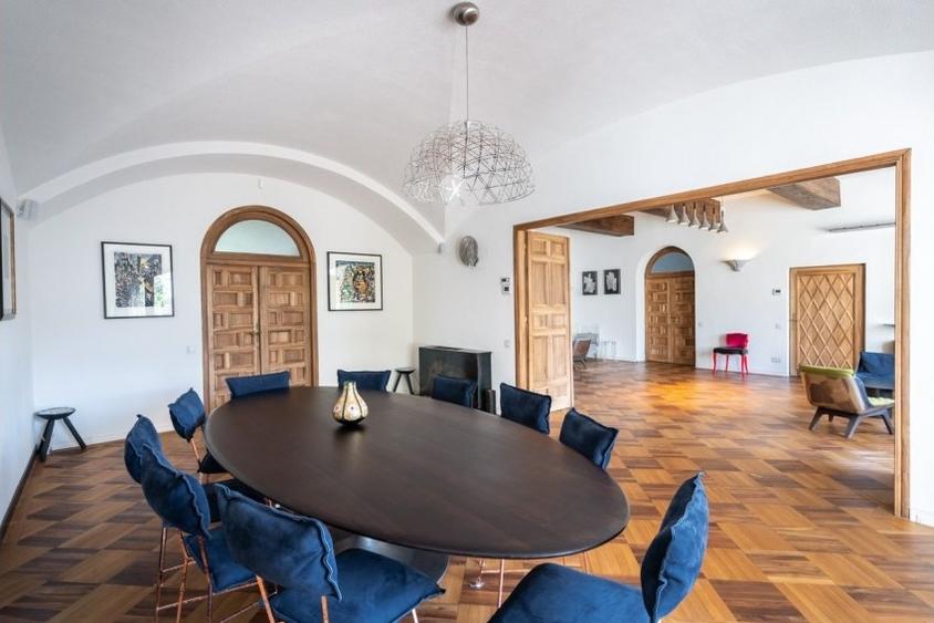 Casă cu 7 camere cu Teren 580 Mp în Dacia
