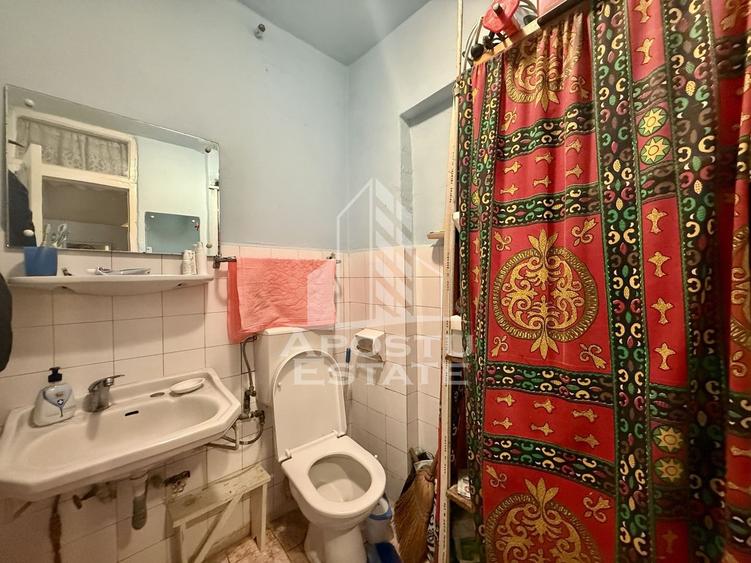Apartament cu 3 camere decomandat, mobilat în Complex Studențesc