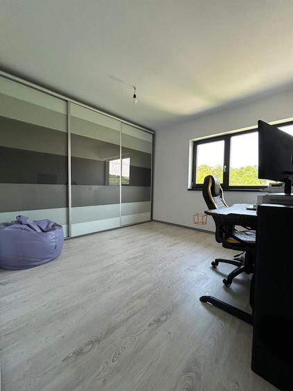 Casă cu 4 camere cu Teren 440 Mp în Breazu
