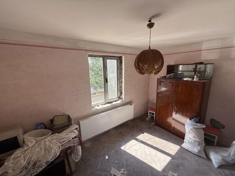 Apartament cu 3 camere decomandat în Filipești