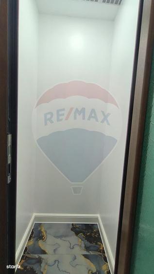 Apartament cu 3 camere semidecomandat în Sârbi