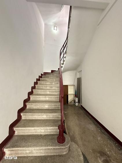 Apartament cu 3 camere decomandat, mobilat în Est