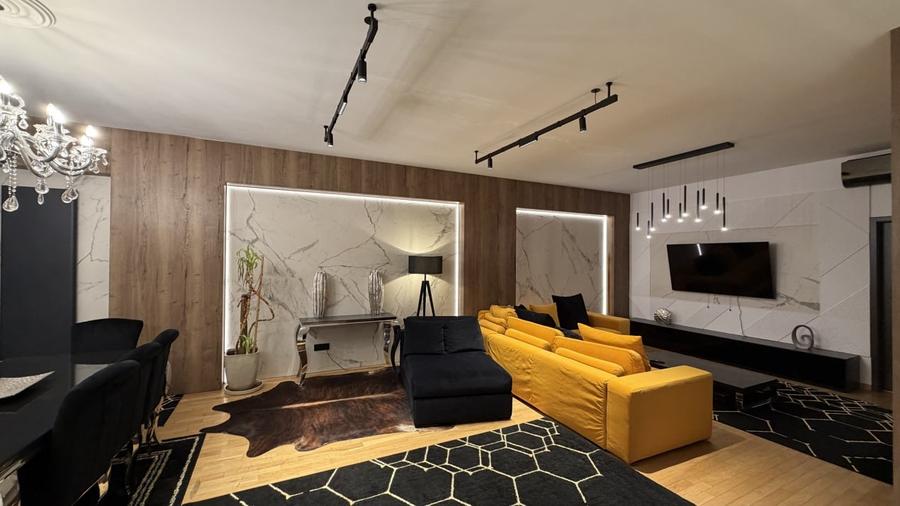 Apartament cu 4 camere semidecomandat în Herăstrău