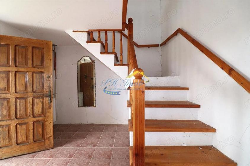 Apartament cu 3 camere în Podul Vadului