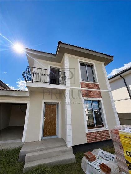 Duplex cu 5 camere cu Canalizare în Moșnița Nouă