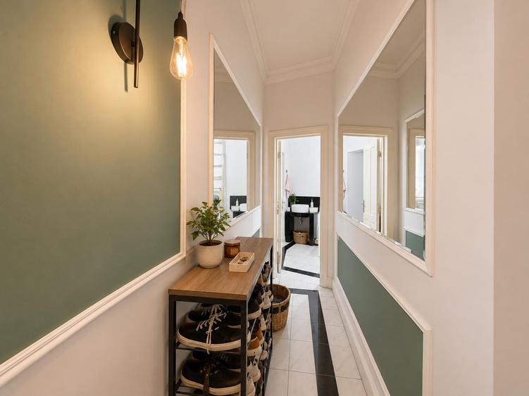 Apartament cu 4 camere semidecomandat în Romană