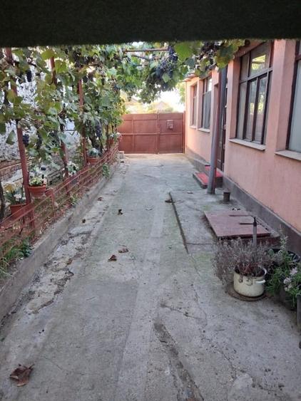 Casă individuală cu 3 camere cu Garaj în Zădăreni