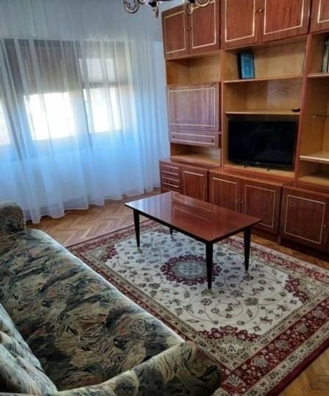 Apartament cu 3 camere decomandat, mobilat în Balada