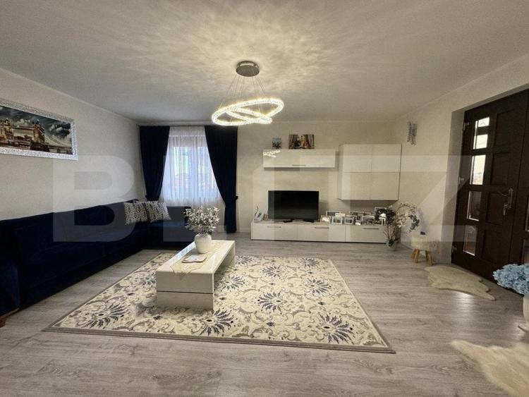 Casă individuală cu 5 camere cu Garaj în Marginea