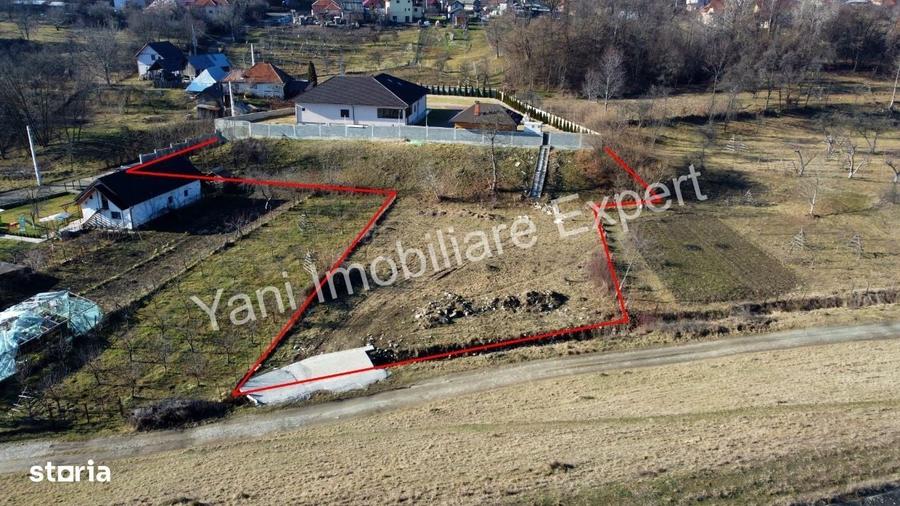 Casă cu 4 camere în Cerbu