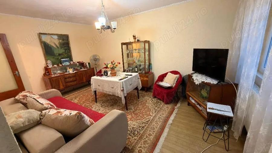 Apartament cu 2 camere decomandat în Central