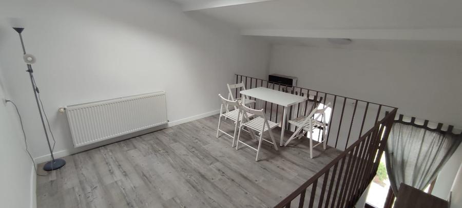 Apartament cu 3 camere semidecomandat în P-ța Unirii